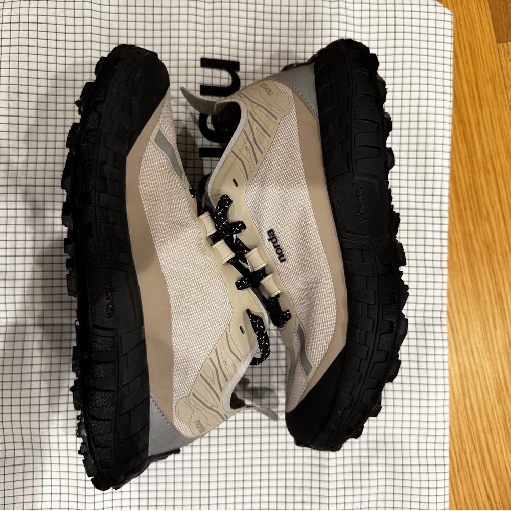 Norda Running Women's Trail Running Shoes - Black and Cream